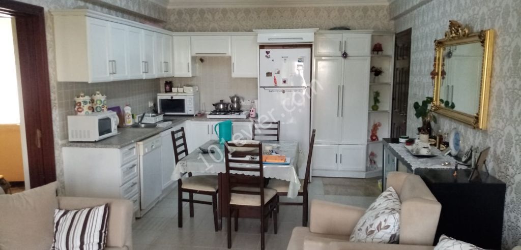 GİRNE MERKEZDE FULL EŞYALI 2+1 DAİRE