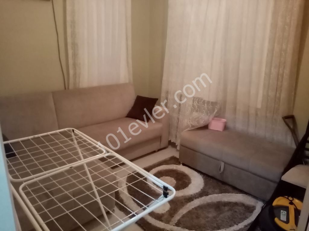 GİRNE MERKEZDE FULL EŞYALI 2+1 DAİRE