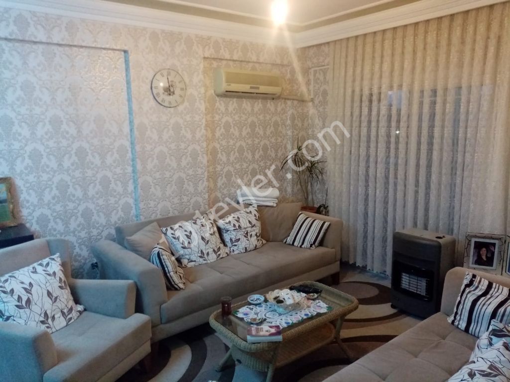 GİRNE MERKEZDE FULL EŞYALI 2+1 DAİRE