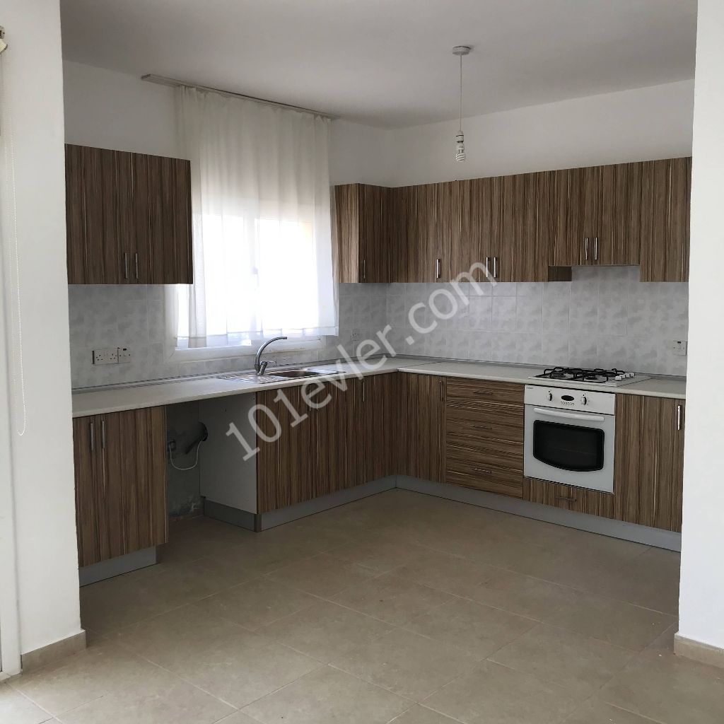 Flat To Rent in Doğanköy, Kyrenia