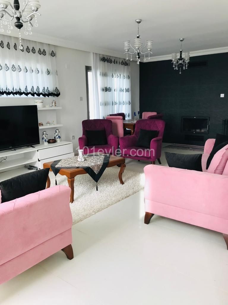 Penthouse Mieten in Girne Merkez, Kyrenia