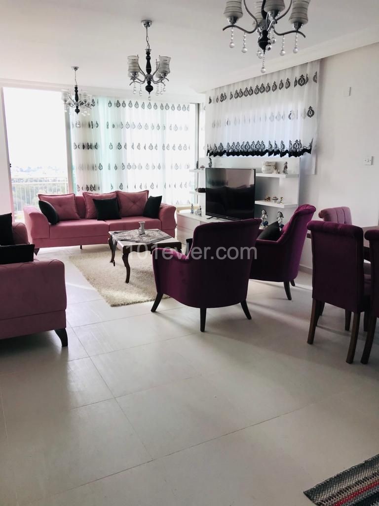 GİRNE MERKEZ'DE 2+1 KİRALIK PENTHOUSE