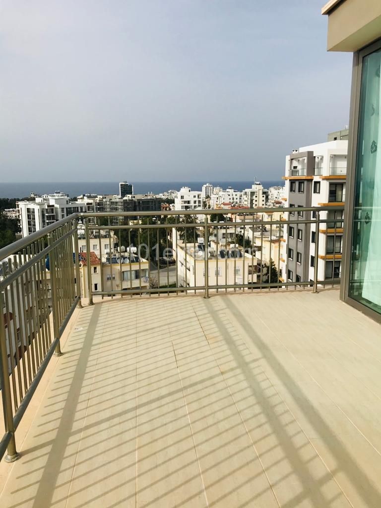 GİRNE MERKEZ'DE 2+1 KİRALIK PENTHOUSE