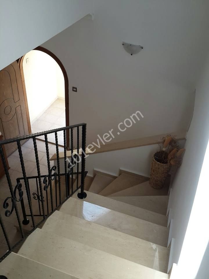 4 BEDROOM FLAT FOR RENT KYRENİA IN ESENTEPE