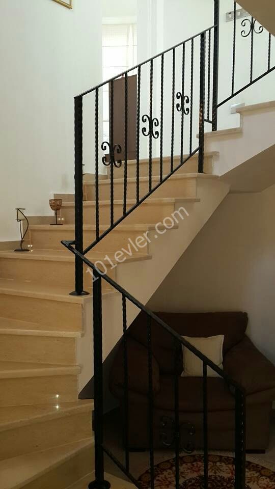 4 BEDROOM FLAT FOR RENT KYRENİA IN ESENTEPE