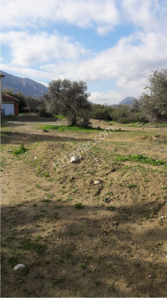 Residential Zoned Plot For Sale in Çatalköy, Kyrenia