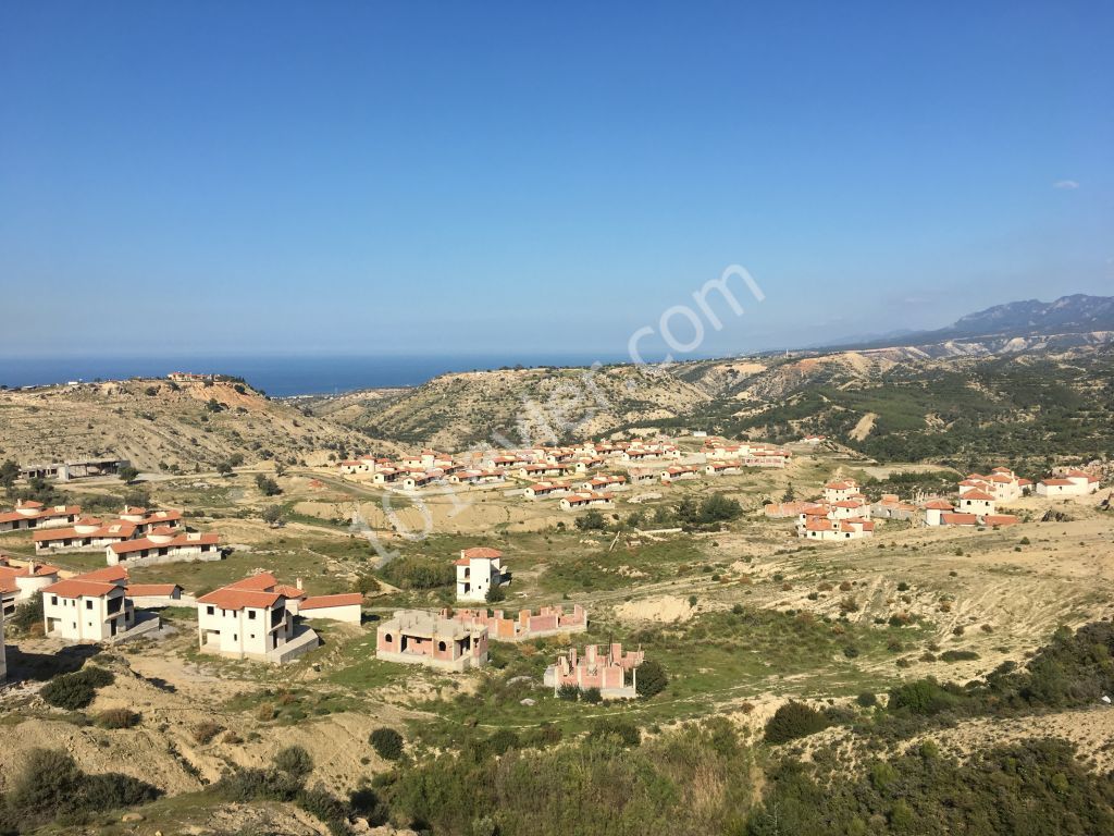 Residential Zoned Plot For Sale in Arapköy, Kyrenia