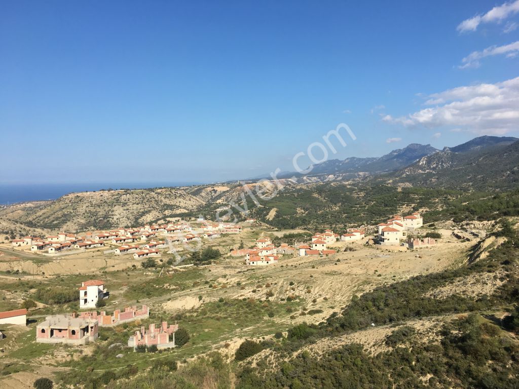 Residential Zoned Plot For Sale in Arapköy, Kyrenia