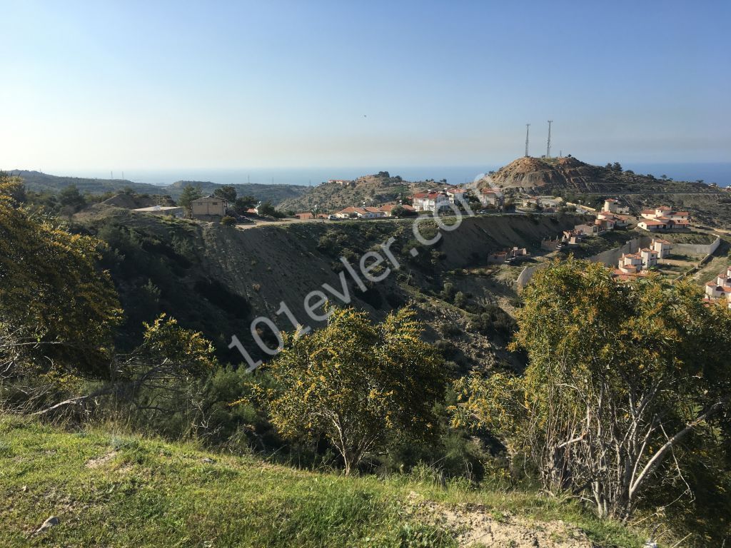 Residential Zoned Plot For Sale in Arapköy, Kyrenia