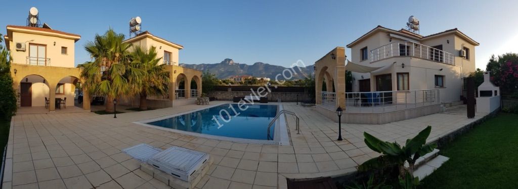 OWNERLY, 3 + 1, 5 + 2 or 7 + 3, in Kyrenia, ÇATALKÖY Region, 200m from the SEA, within 1 acre, air-conditioned, fully furnished, POOL VILLAS 