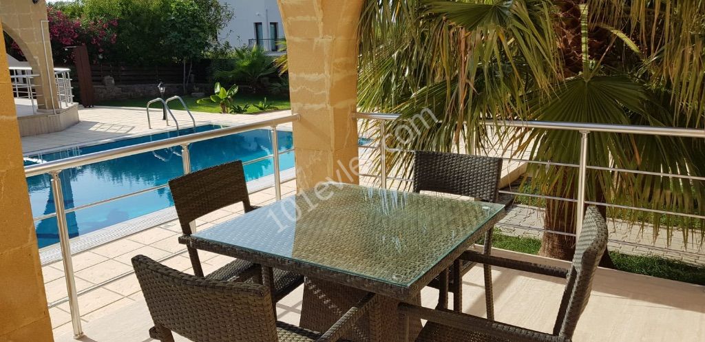 OWNERLY, 3 + 1, 5 + 2 or 7 + 3, in Kyrenia, ÇATALKÖY Region, 200m from the SEA, within 1 acre, air-conditioned, fully furnished, POOL VILLAS 