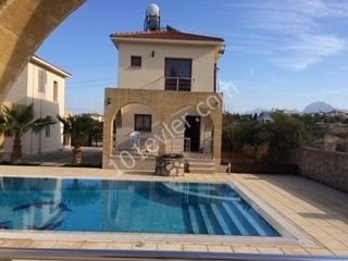 OWNERLY, 3 + 1, 5 + 2 or 7 + 3, in Kyrenia, ÇATALKÖY Region, 200m from the SEA, within 1 acre, air-conditioned, fully furnished, POOL VILLAS 