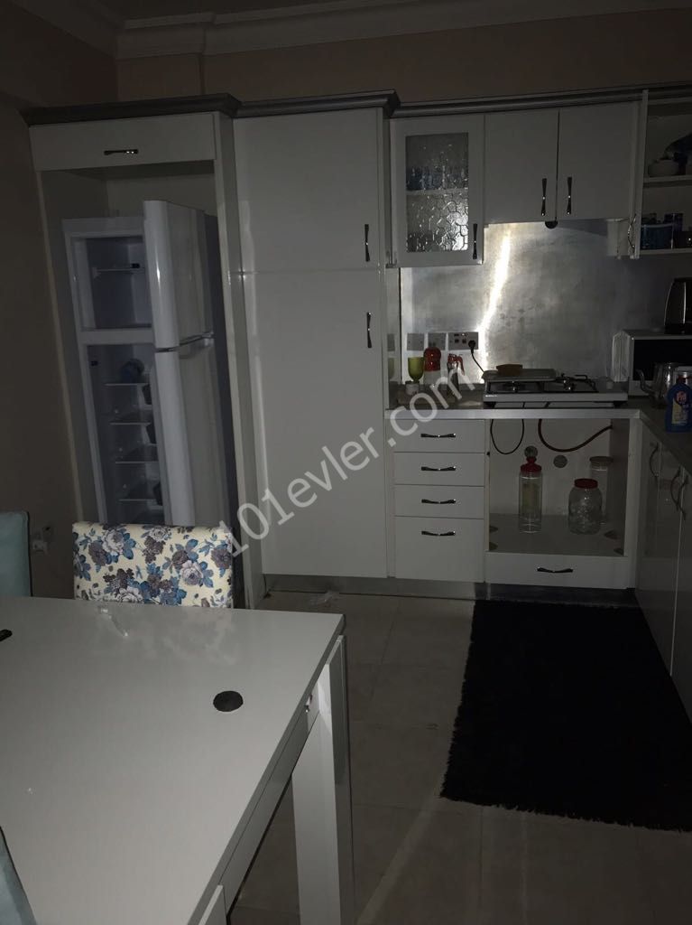 GİRNE MERKEZ'DE 110m2 PENTHOUSE DAİRE 90,000 STG SATILIK