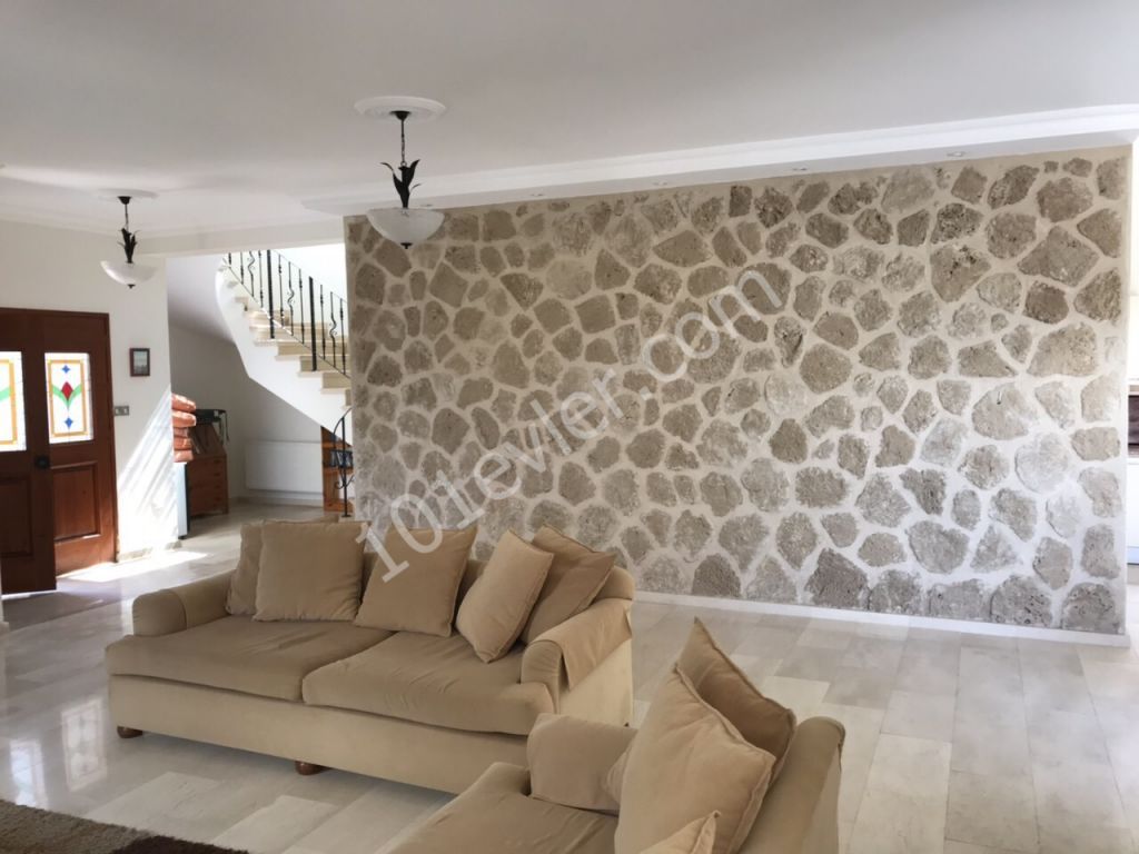 ALSANCAK’DA 3+1 SATILIK VİLLA 280,000 STG