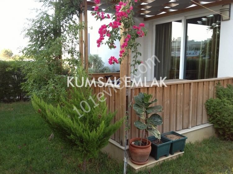 240M2 6 BEDROOM LARGE GARDEN AIR-CONDITIONED LUXURY TURKISH MADE 147,500 STG TRIPLEX DETACHED HOUSE FOR SALE !!! ** 