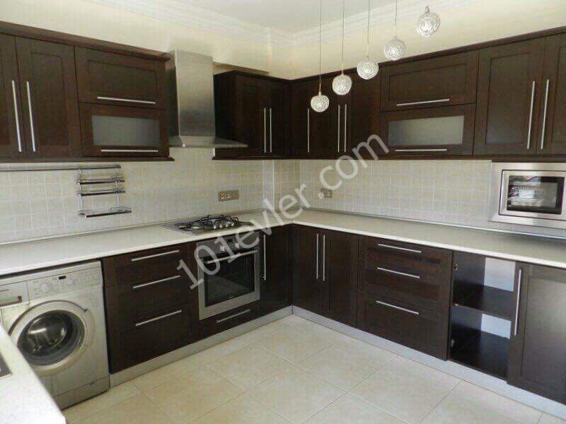 GİRNE MERKEZ’DE 3+1 SATILIK DAİRE 74,000 STG