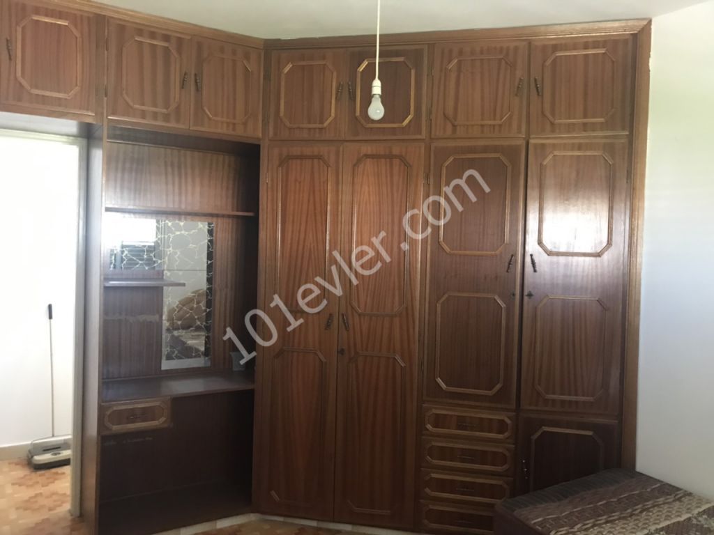 Gönyeli’de 4+1 kiralık aylık ödemeli Eşyalı Daire 300 STG