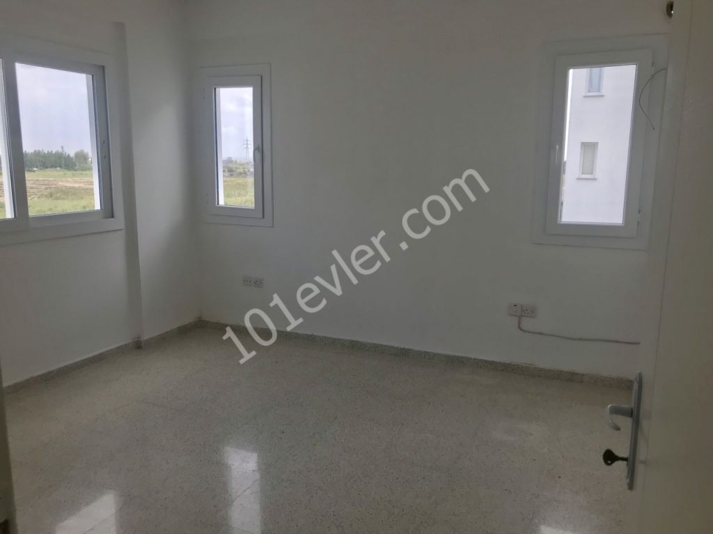 Lefkoşa Haspolat’da 2+1 Eşyasız Aylık Ödemeli Kiralık Daire 1500 TL