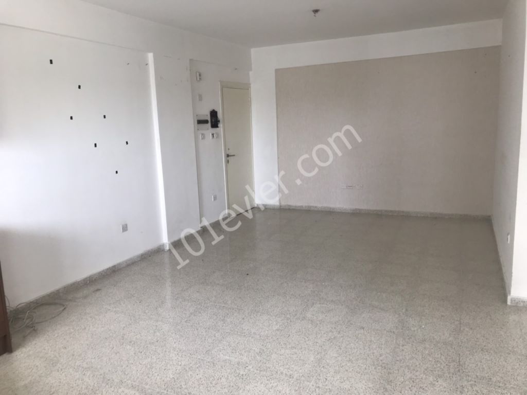 Lefkoşa Haspolat’da 2+1 Eşyasız Aylık Ödemeli Kiralık Daire 1500 TL