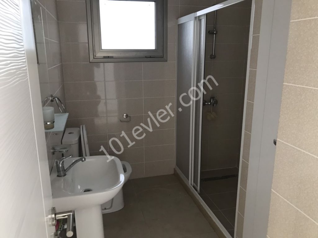 Lefkoşa Kermiya’da 2+1 80 m2 Yıllık ödemeli Kiralık İşyeri 350 STG