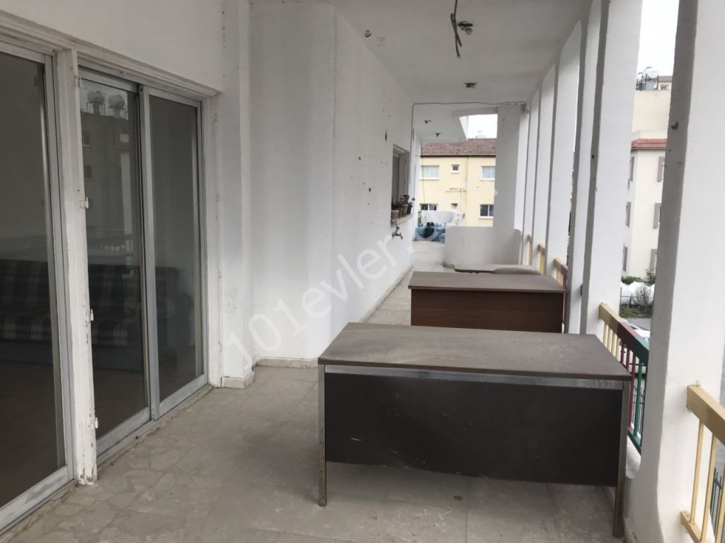 Lefkoşa K.Kaymaklı’da 5+2 280 m2 Kiralık İşyeri 4000 TL