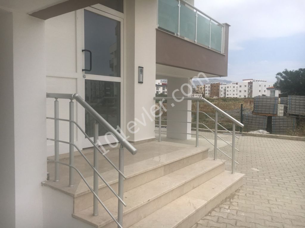 Komplettes Gebäude Kaufen in Küçük Kaymaklı, Nikosia