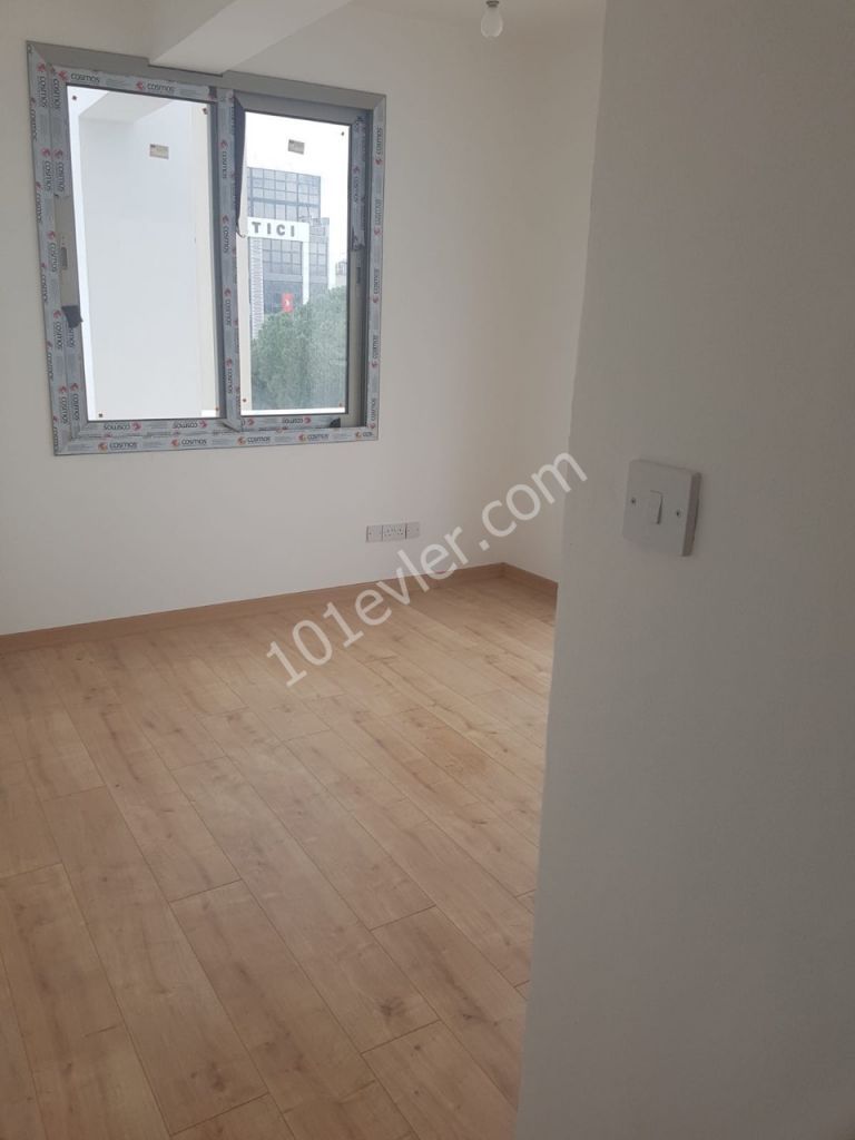 Küçük Kaymaklı’da 2+1 Satılık Penthouse Daire 62000 STG