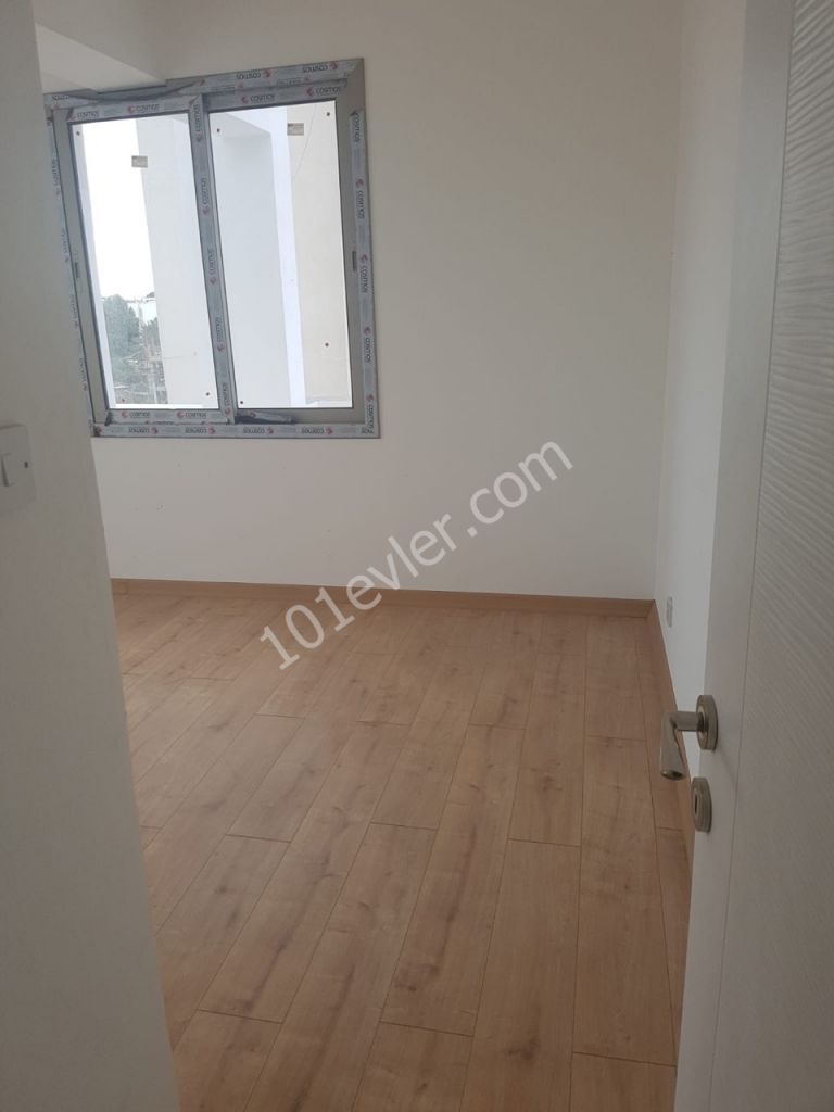 Küçük Kaymaklı’da 2+1 Satılık Penthouse Daire 62000 STG