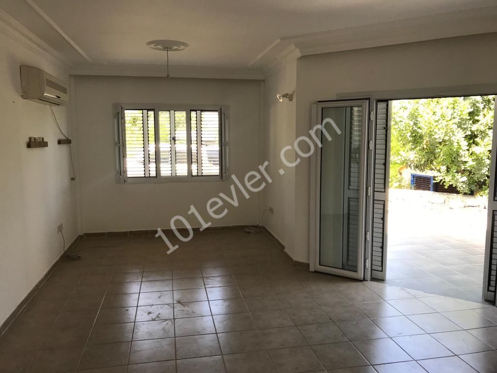 Girne Çatalköy'de 3+1 Eşyasız Kiralık Villa 450 STG