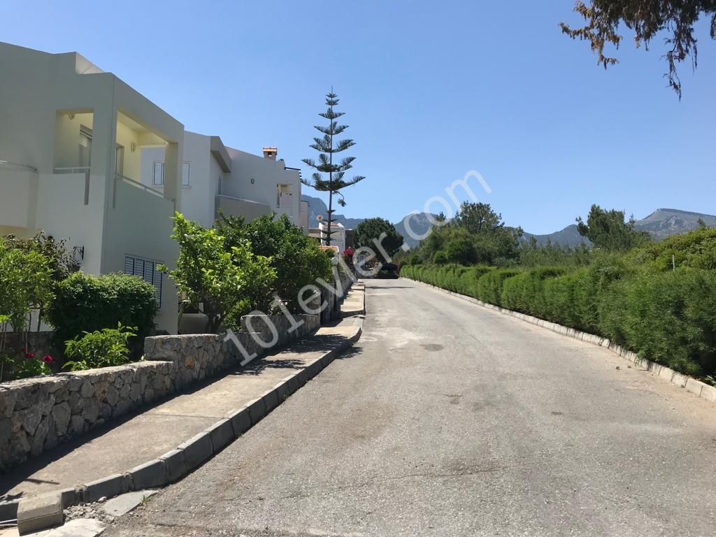 Girne Çatalköy'de 3+1 Eşyasız Kiralık Villa 450 STG