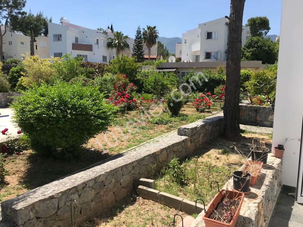 Girne Çatalköy'de 3+1 Eşyasız Kiralık Villa 450 STG