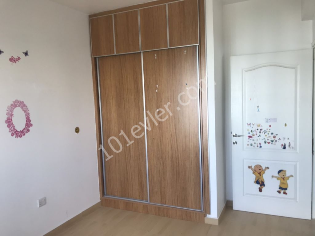 K.Kaymaklı'da 3+1 125 m2 Satılık Daire 52.500 STG