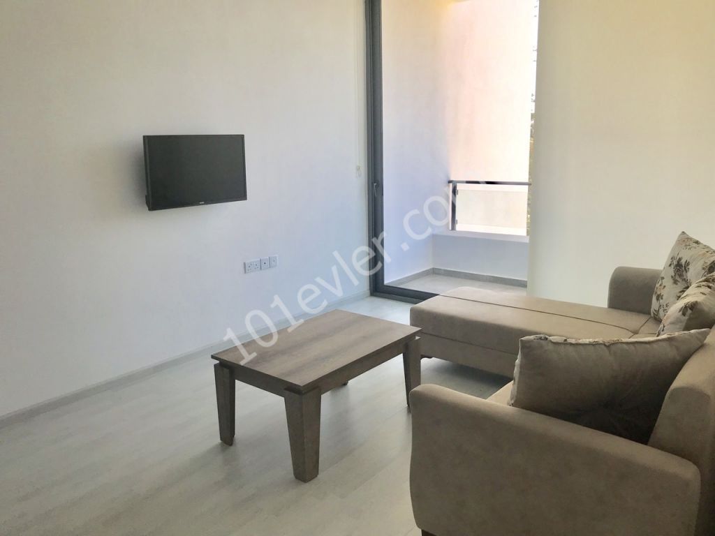 Yenişehir'de 2+1 80 m2 Yıllık Ödemeli Eşyalı Yeni Kiralık Daire 400 STG