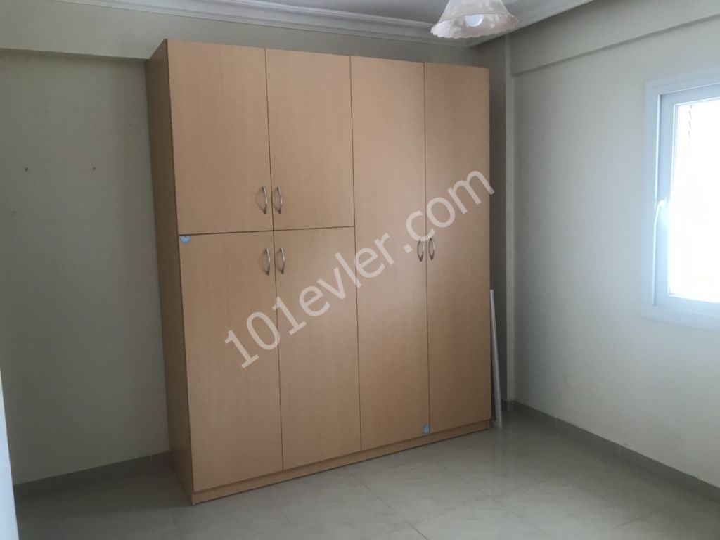 K.Kaymaklı'da 3+1 Eşyasız Aileye Kiralık Aylık Ödemeli Daire 2000 TL