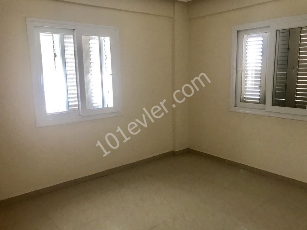 K.Kaymaklı'da 3+1 Eşyasız Aileye Kiralık Aylık Ödemeli Daire 2000 TL