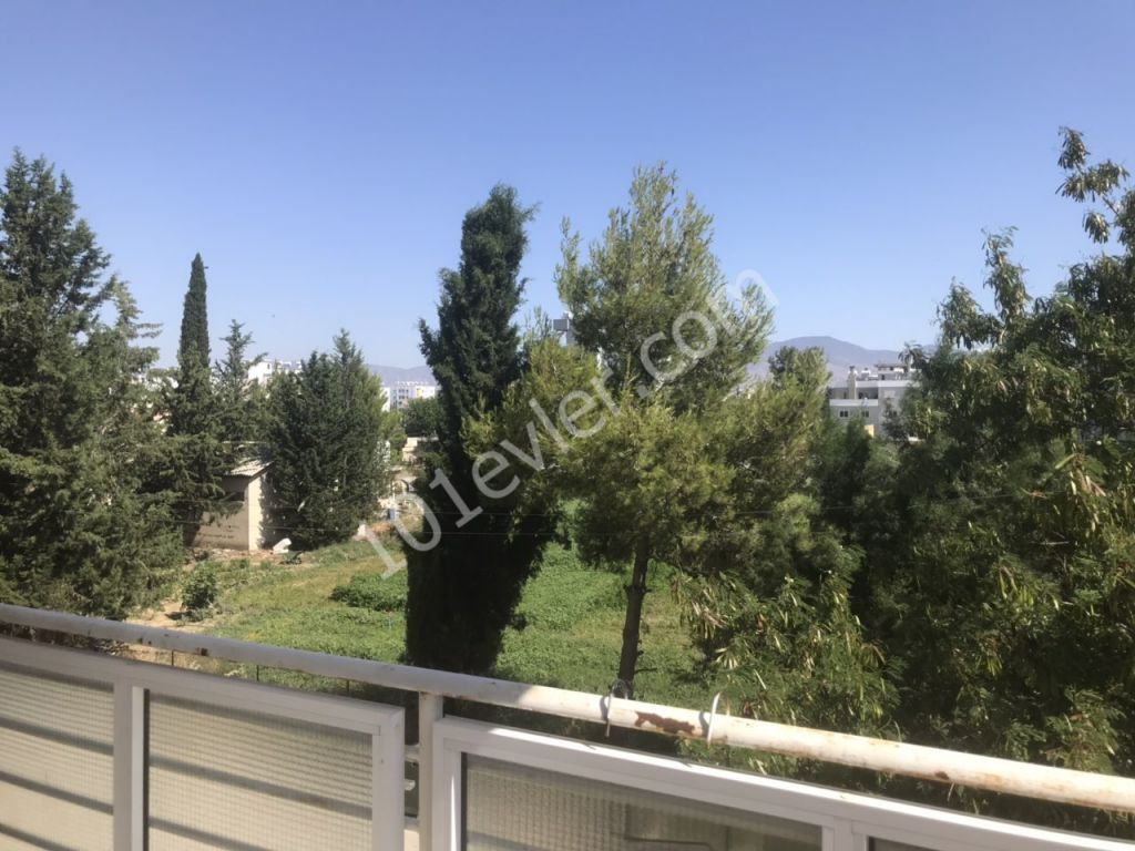 K.Kaymaklı'da 3+1 Eşyasız Aileye Kiralık Aylık Ödemeli Daire 2000 TL