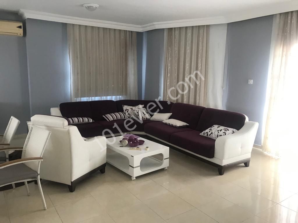 Yukarı Girne'de 3+1 Satılık Penthouse 85000 STG