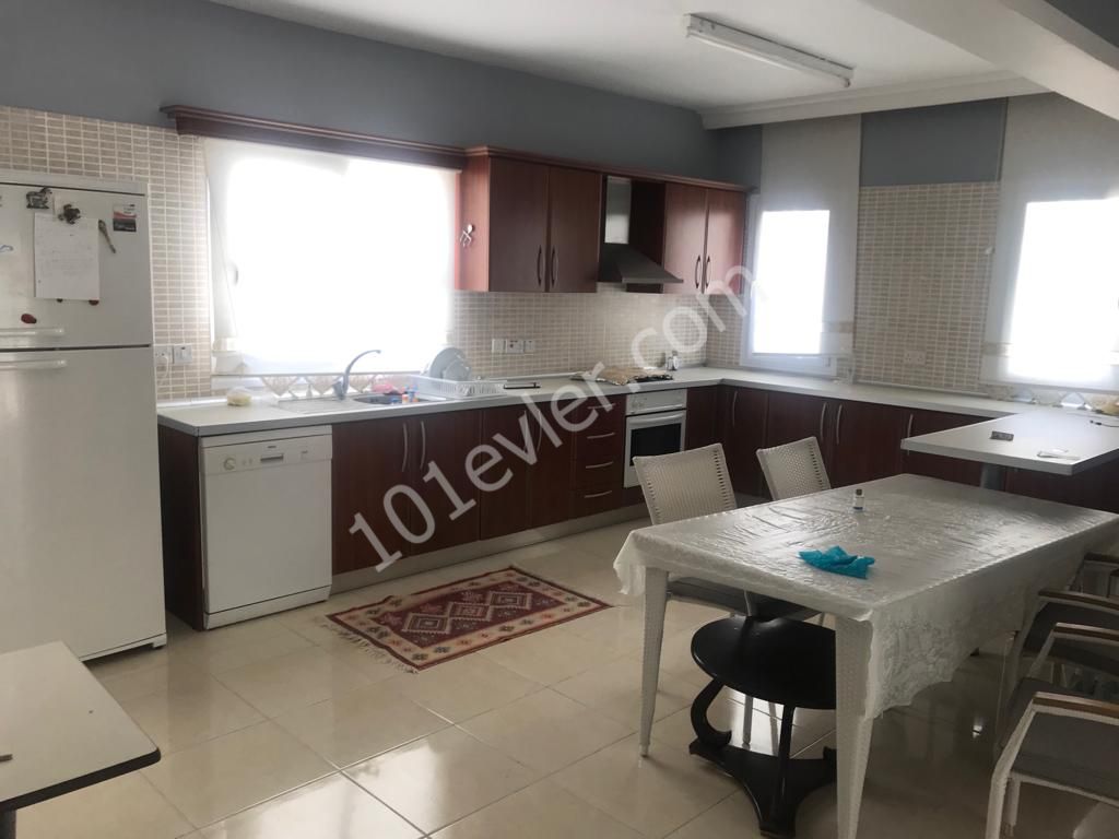 Yukarı Girne'de 3+1 Satılık Penthouse 85000 STG