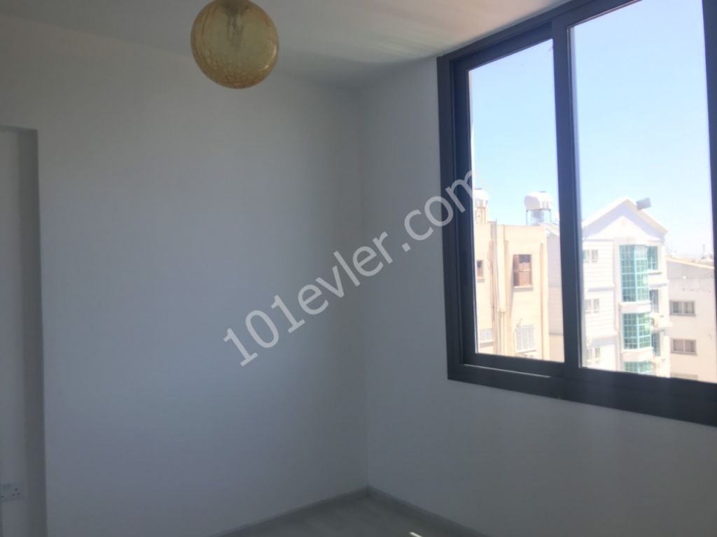 Lefkoşa Yenişehir'de 2+1 80 m2 Satılık Daire 75.000 STG