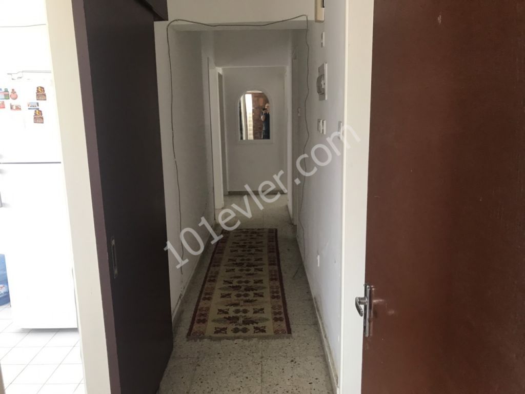 Lefkoşa Ortaköy'de Duraklara Yakın 3+1 Yıllık Ödemeli Kiralık Daire 2000 TL