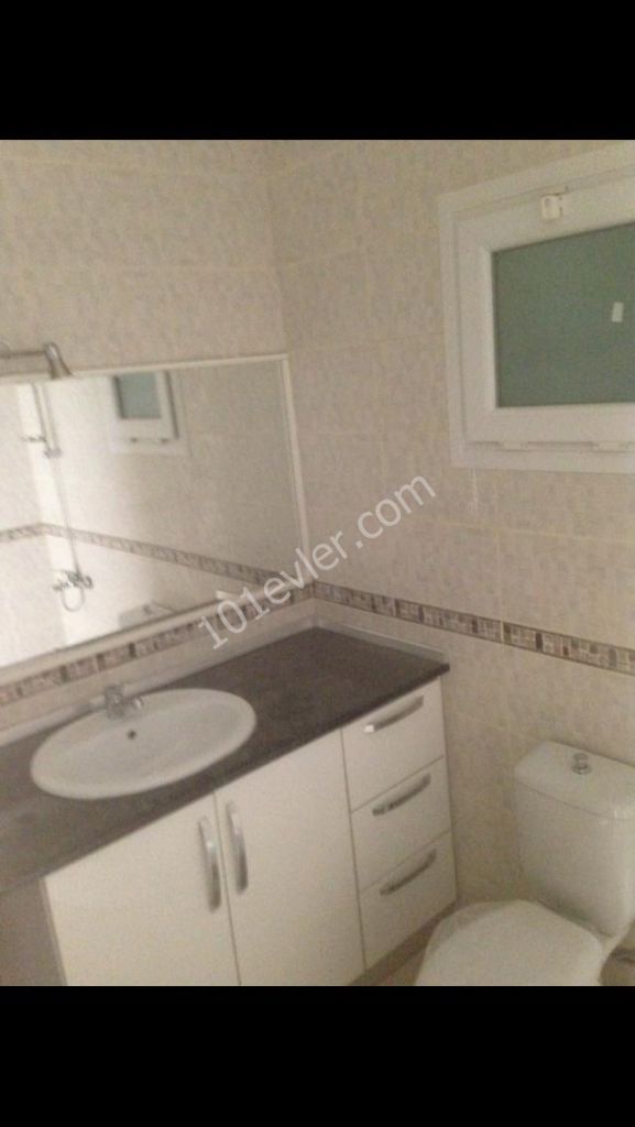 Girne Merkez'de 3+1 Eşyalı Kiralık Daire 500 STG