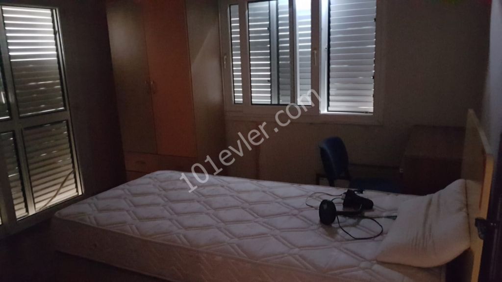 Girne Merkez'de 3+1 Eşyalı Kiralık Daire 3000 TL