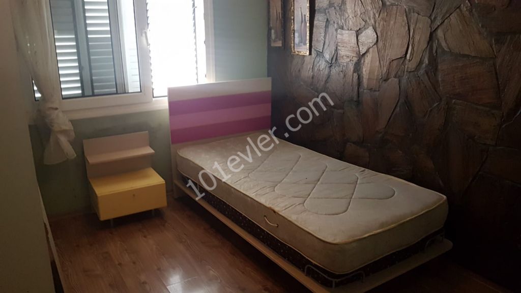 Girne Merkez'de 3+1 Eşyalı Kiralık Daire 3000 TL