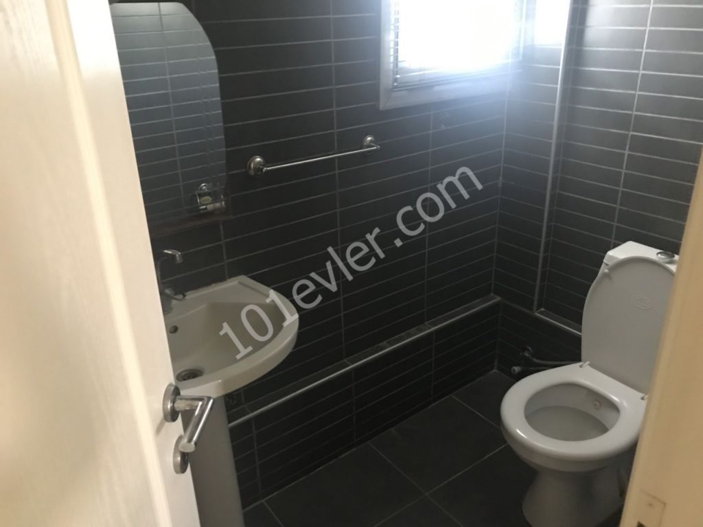 Kermiyada 3+1 180 m2 Eşyalı Ak Ödemeli Kiralık İkiz Müstakil Ev 500 STG