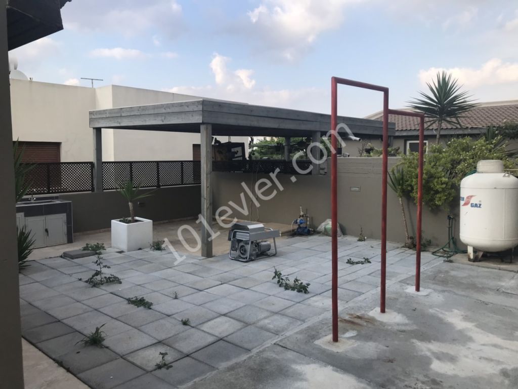 Kermiyada 3+1 180 m2 Eşyalı Ak Ödemeli Kiralık İkiz Müstakil Ev 500 STG