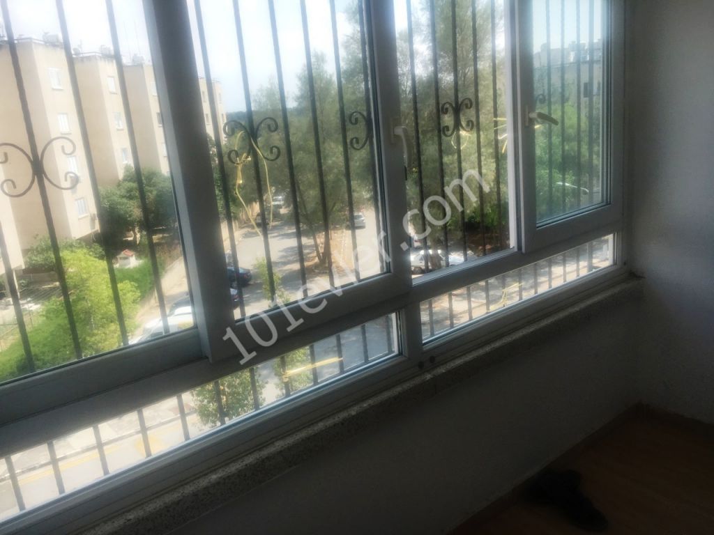 Lefkoşa Kermiya Sosyal Konutlarda 3+1 110 m2 Satılık Daire 39.000 STG