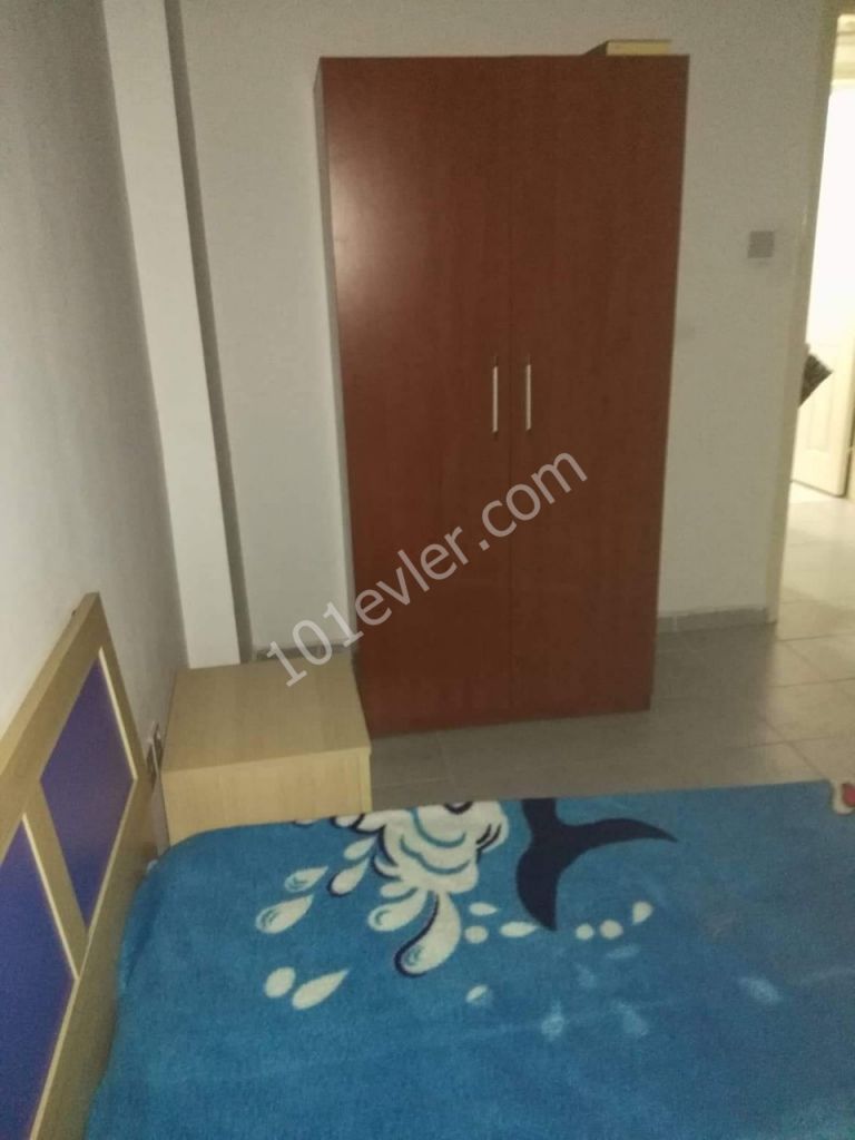 Lefkoşa K.Kaymaklıda 3+1 Zemin Kat Bahçeli Eşyalı 6+6 Aylık Ödemeli Kiralık Daire 2600 TL