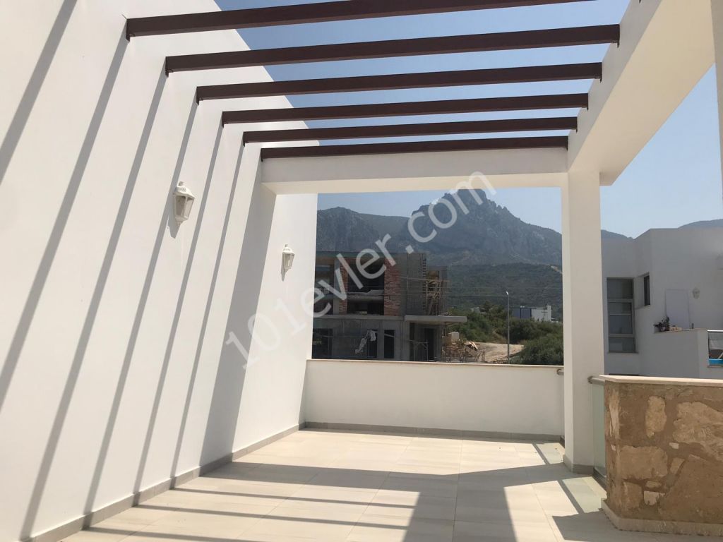 Girne Zeytinlik'de 2+1 Satılık Penthouse 85000 STG