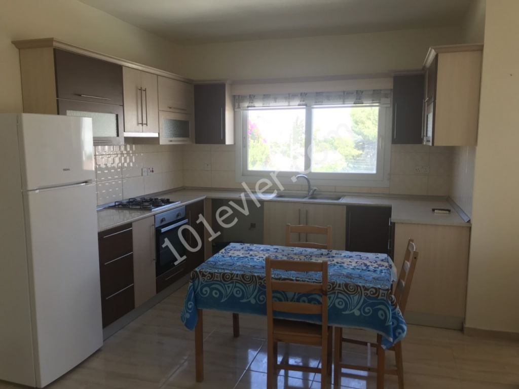 Lefkoşa Gelibolu Bölgesinde 3+1 Eşyalı 6+6 Aylık Ödemeli Kiralık Daire 2300 TL