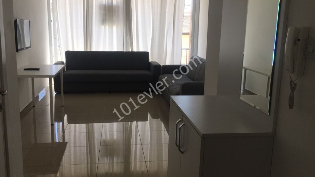 Gönyeli Merkez'de 2+1 Eşyalı  Kiralık Daire 300-GBP